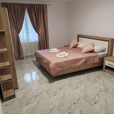 Garsoniera G3 Apartment Craiova Ngoại thất bức ảnh