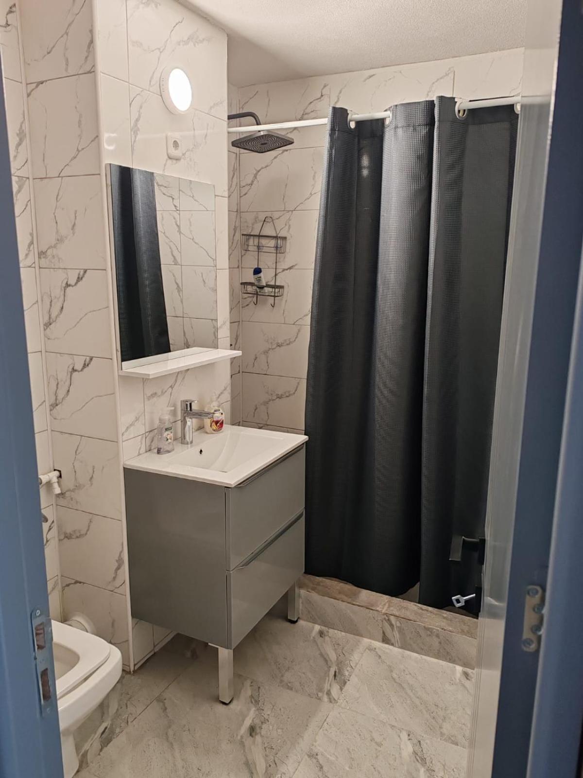 Garsoniera G3 Apartment Craiova Ngoại thất bức ảnh