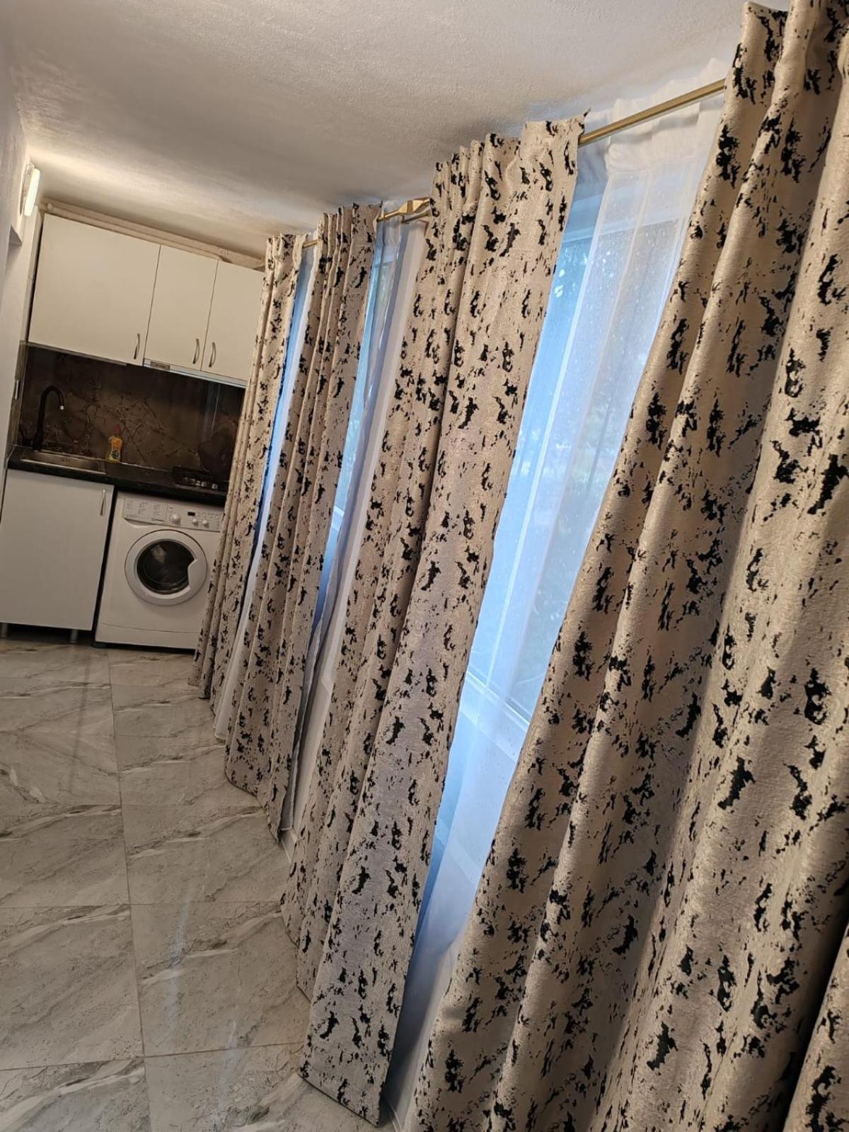Garsoniera G3 Apartment Craiova Ngoại thất bức ảnh
